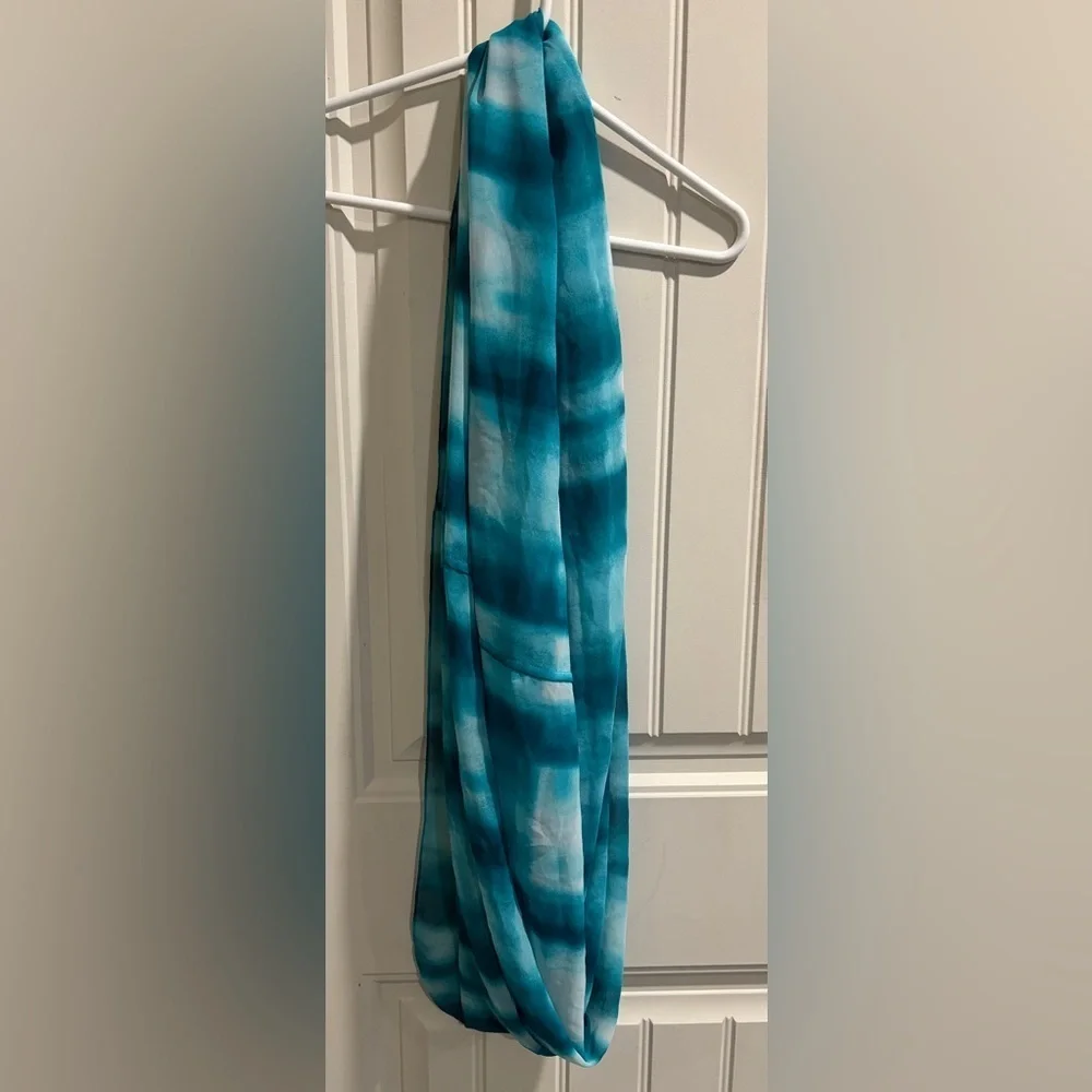 Calvin Klein Lightweight Teal White Infinity Scarf‎ – Versatile Look